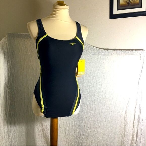 Speedo NWT Fitness One Piece Swimsuit Size 10 - Picture 2 of 11